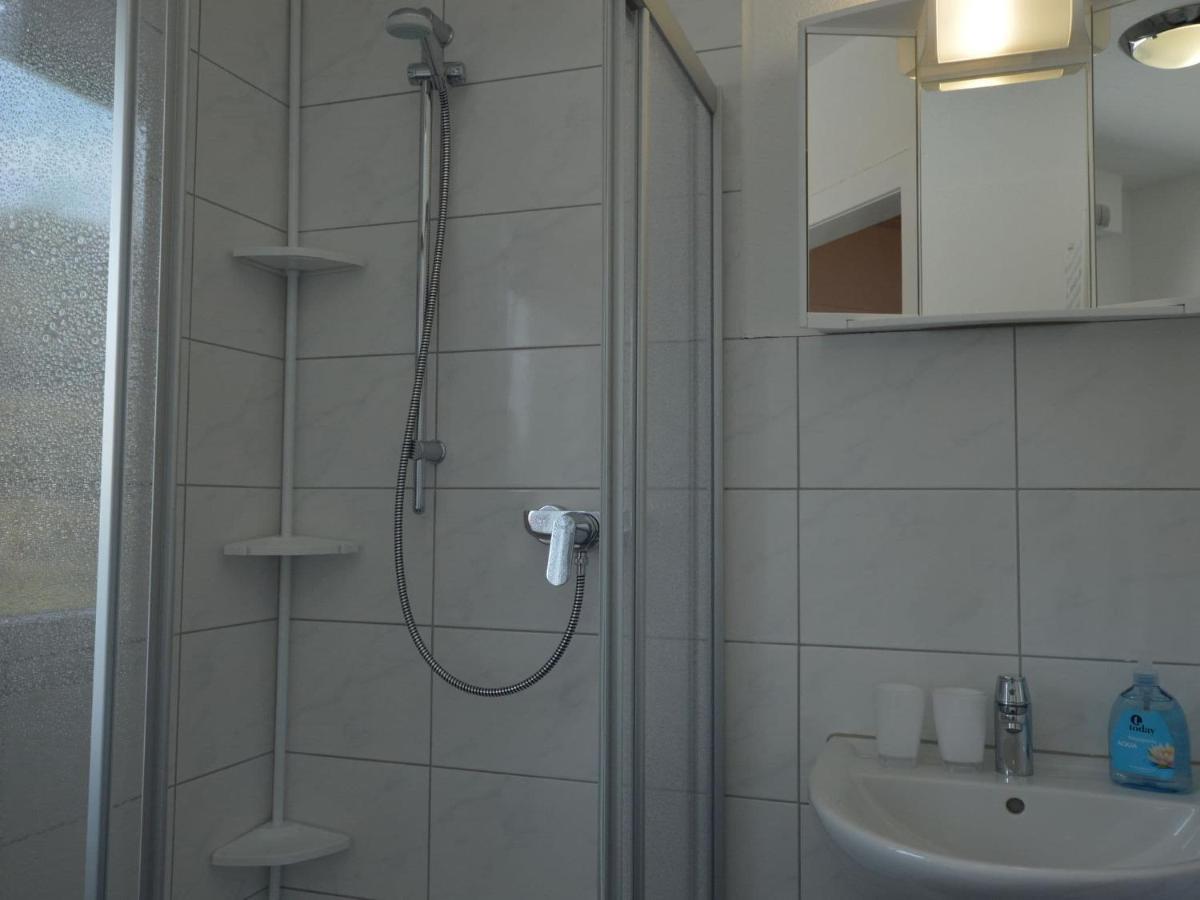 Cozy Apartment In Rees With Free Wifi Ngoại thất bức ảnh